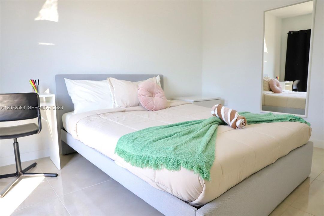 En Renta: $4,100 (4 camas, 3 baños, 1398 Pies cuadrados)