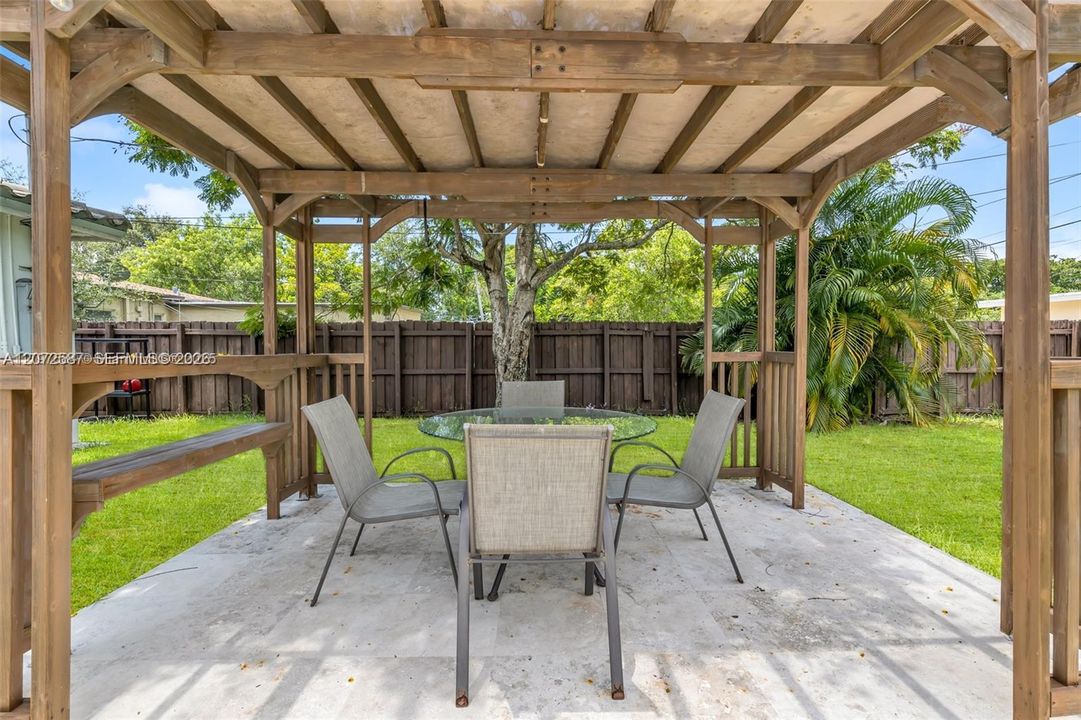 For Rent: $6,000 (4 beds, 3 baths, 1440 Square Feet)