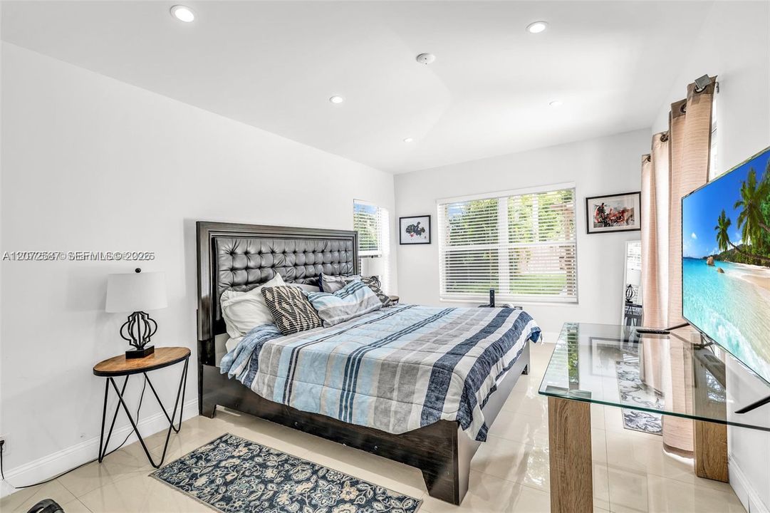 For Rent: $6,000 (4 beds, 3 baths, 1440 Square Feet)