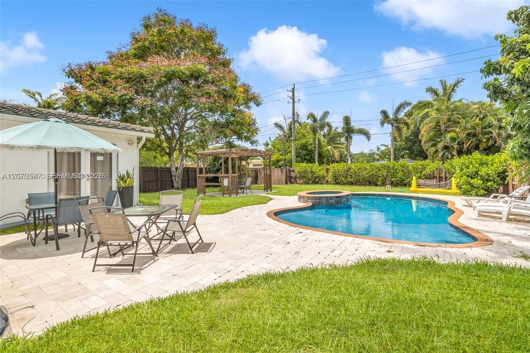 For Rent: $6,000 (4 beds, 3 baths, 1440 Square Feet)