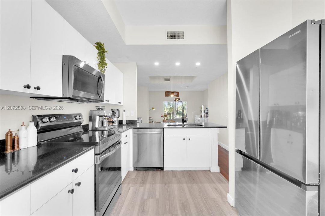 For Rent: $3,800 (2 beds, 2 baths, 1282 Square Feet)