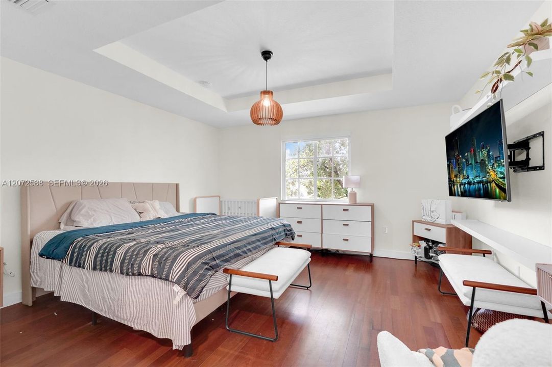 For Rent: $3,800 (2 beds, 2 baths, 1282 Square Feet)