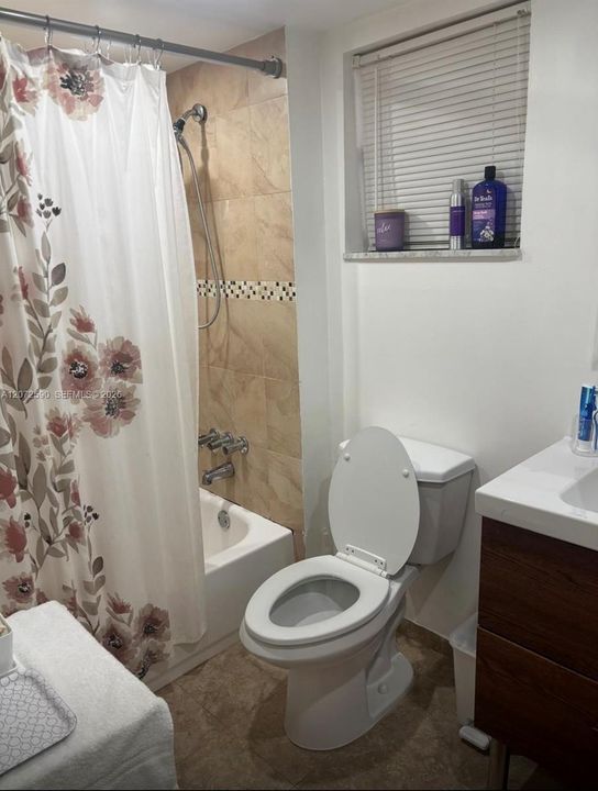 For Sale: $169,000 (1 beds, 1 baths, 730 Square Feet)
