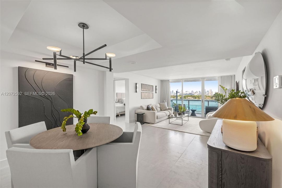 For Sale: $1,100,000 (2 beds, 2 baths, 1078 Square Feet)