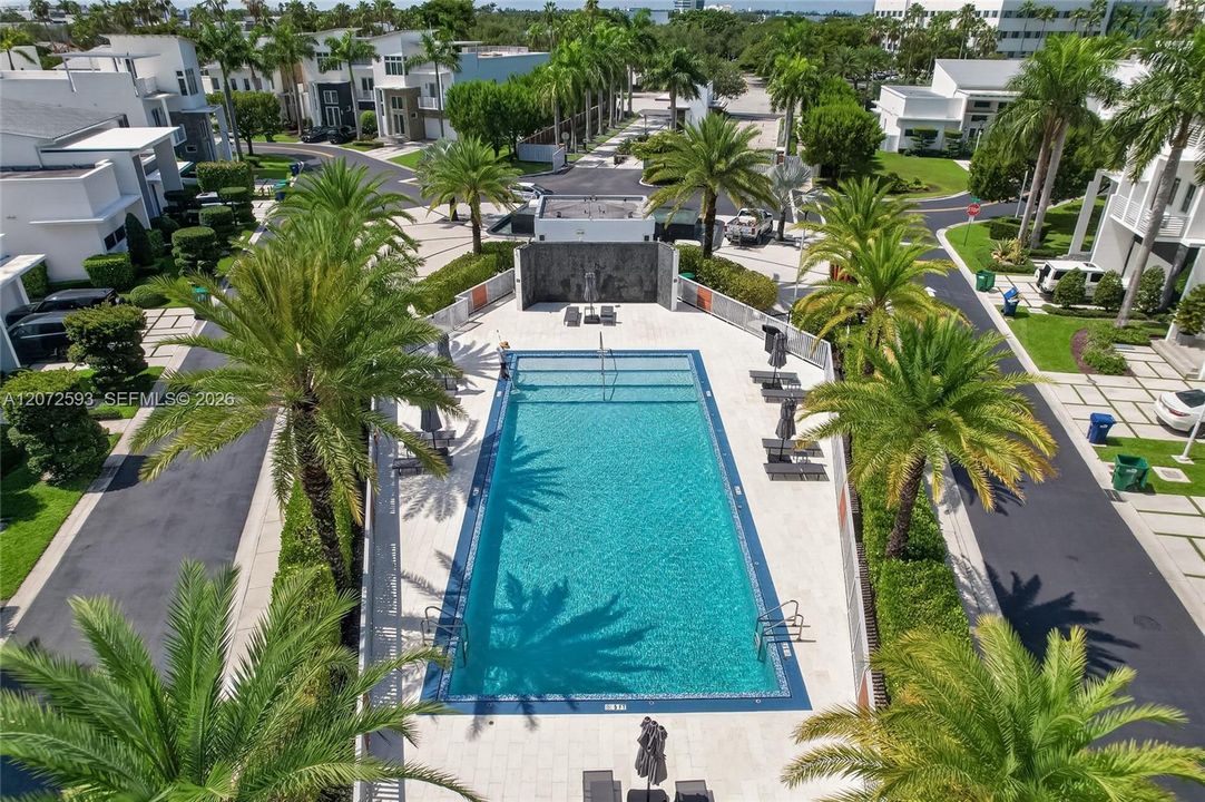 For Sale: $2,175,000 (5 beds, 6 baths, 4319 Square Feet)