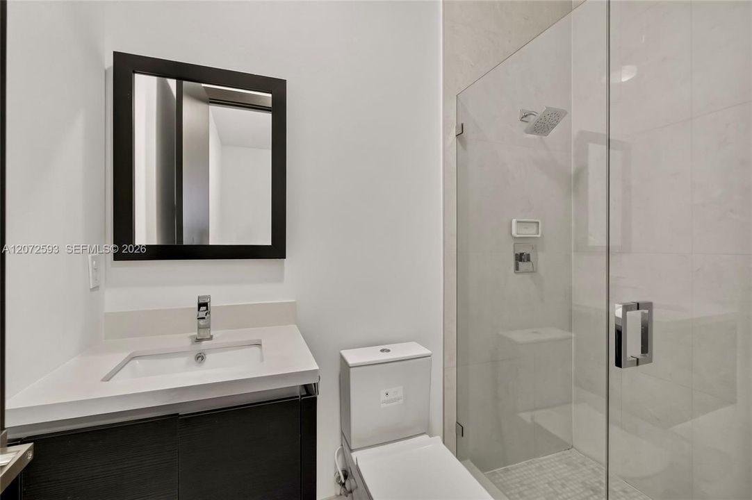 For Sale: $2,175,000 (5 beds, 6 baths, 4319 Square Feet)