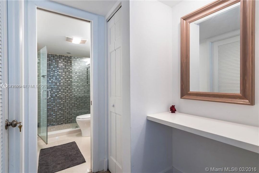 For Sale: $539,000 (1 beds, 1 baths, 659 Square Feet)