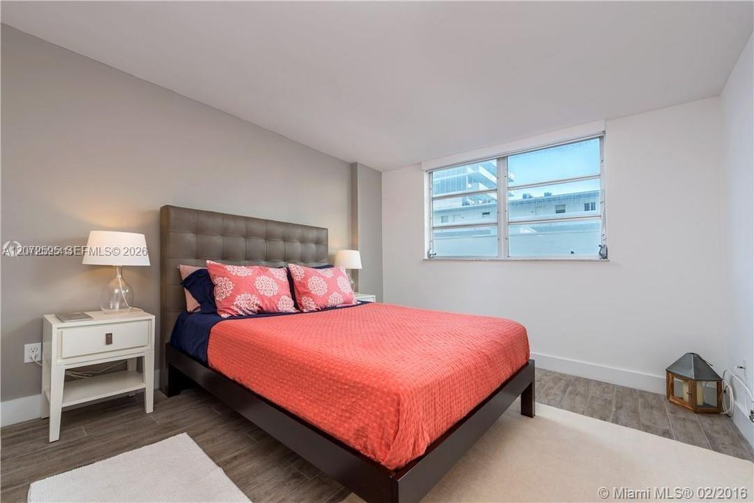 For Sale: $539,000 (1 beds, 1 baths, 659 Square Feet)