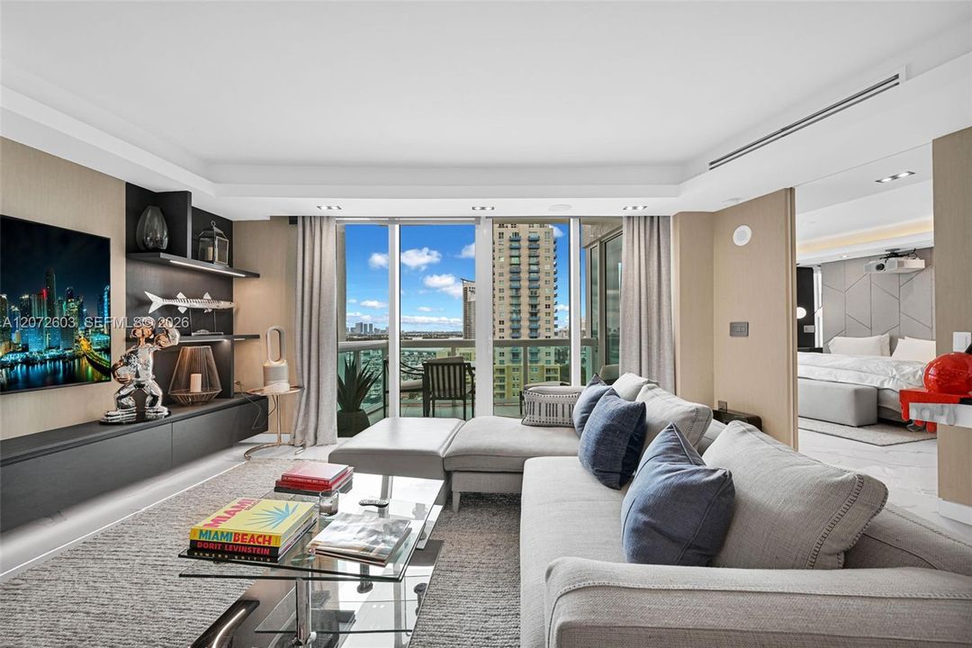 Active With Contract: $13,000 (1 beds, 1 baths, 1008 Square Feet)