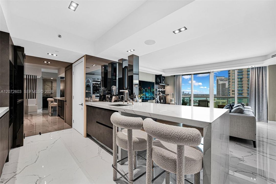 Active With Contract: $13,000 (1 beds, 1 baths, 1008 Square Feet)