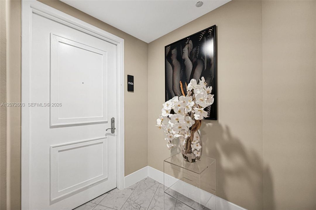 Active With Contract: $13,000 (1 beds, 1 baths, 1008 Square Feet)