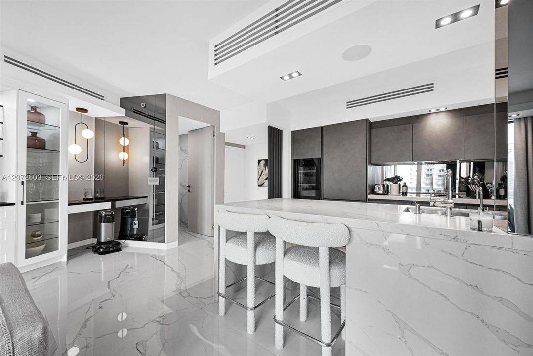 Active With Contract: $13,000 (1 beds, 1 baths, 1008 Square Feet)