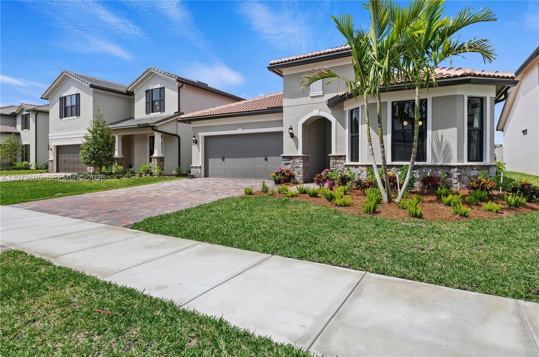 For Rent: $4,700 (3 beds, 2 baths, 2094 Square Feet)