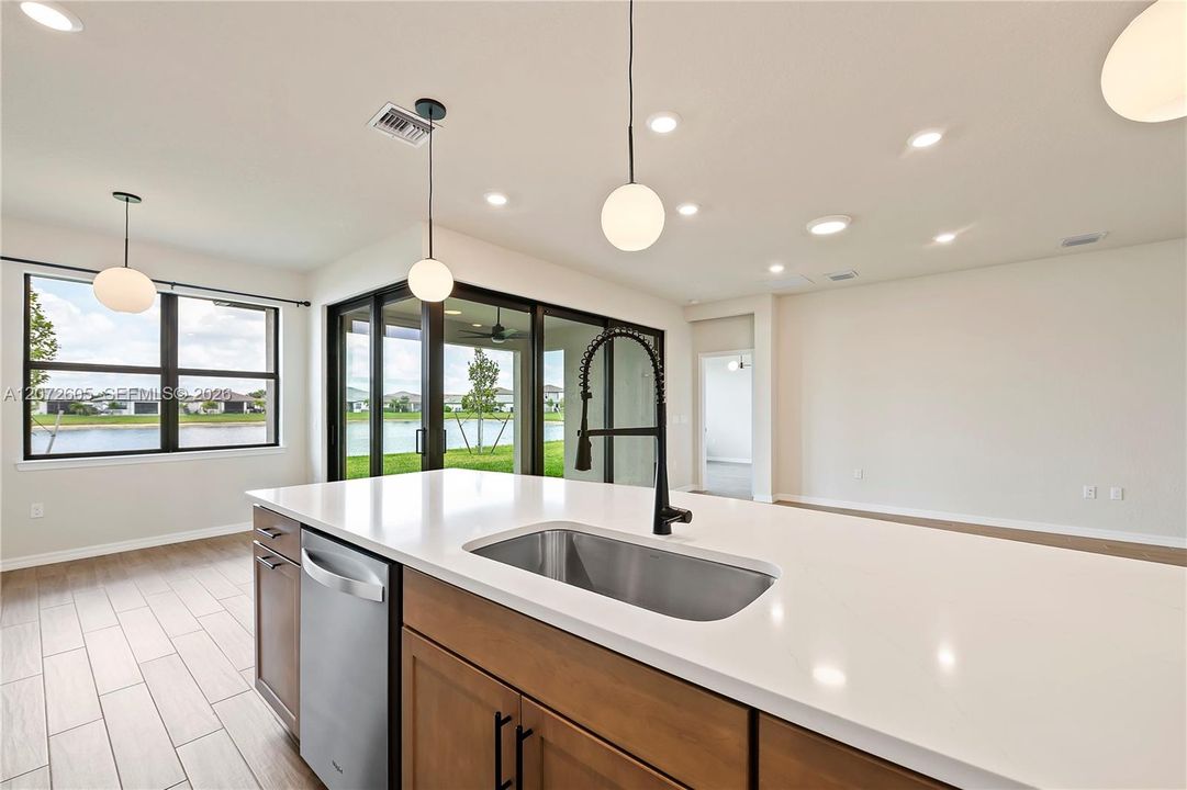 For Rent: $4,700 (3 beds, 2 baths, 2094 Square Feet)