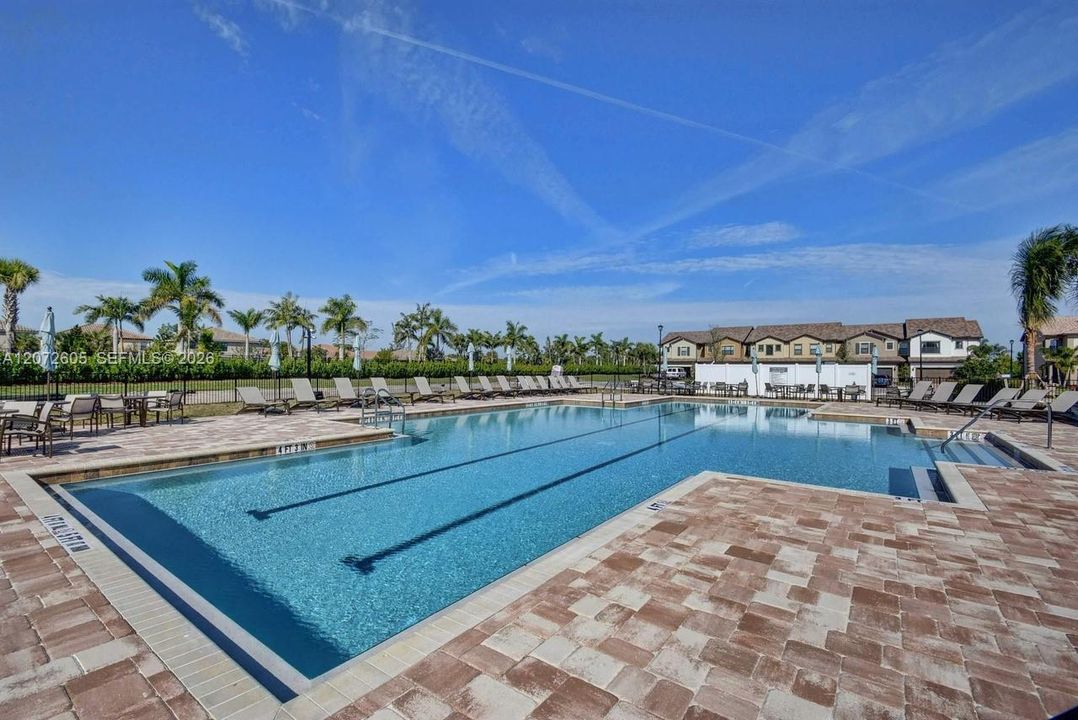 For Rent: $4,700 (3 beds, 2 baths, 2094 Square Feet)