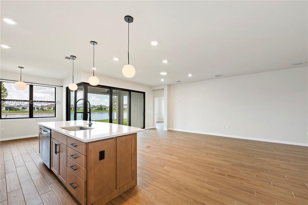 For Rent: $4,700 (3 beds, 2 baths, 2094 Square Feet)