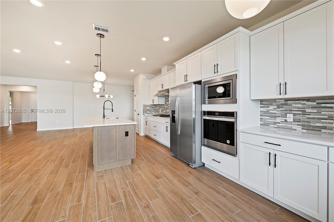 For Rent: $4,700 (3 beds, 2 baths, 2094 Square Feet)