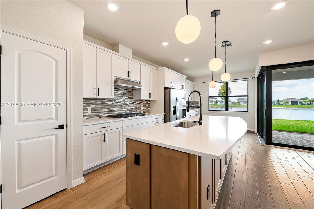 For Rent: $4,700 (3 beds, 2 baths, 2094 Square Feet)