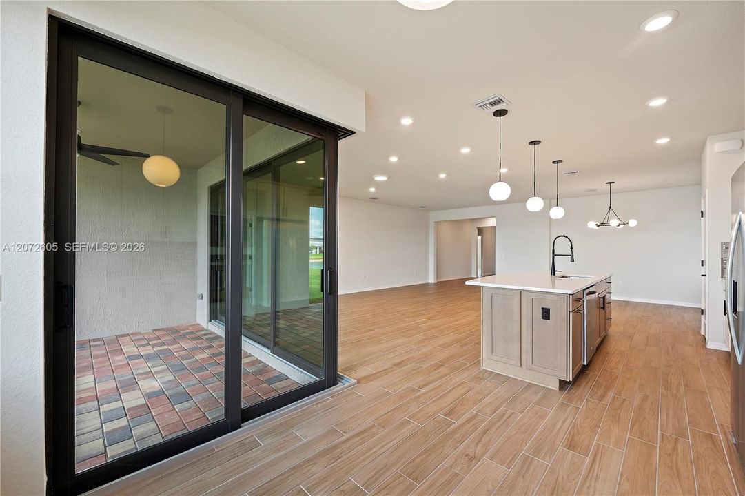 For Rent: $4,700 (3 beds, 2 baths, 2094 Square Feet)