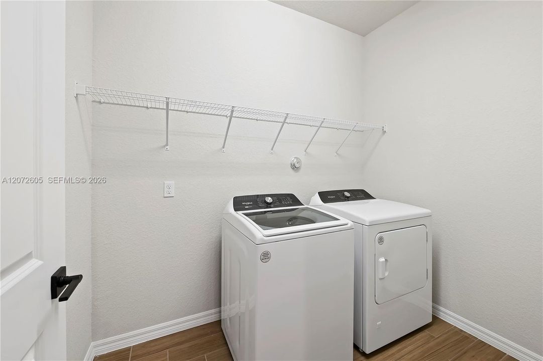For Rent: $4,700 (3 beds, 2 baths, 2094 Square Feet)