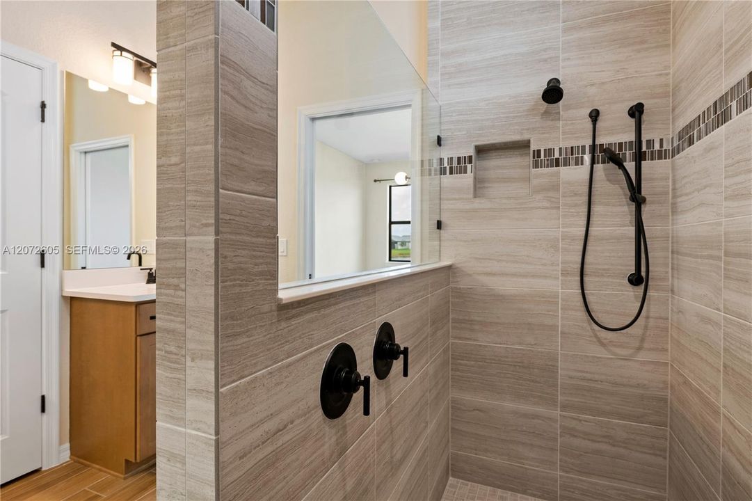 For Rent: $4,700 (3 beds, 2 baths, 2094 Square Feet)