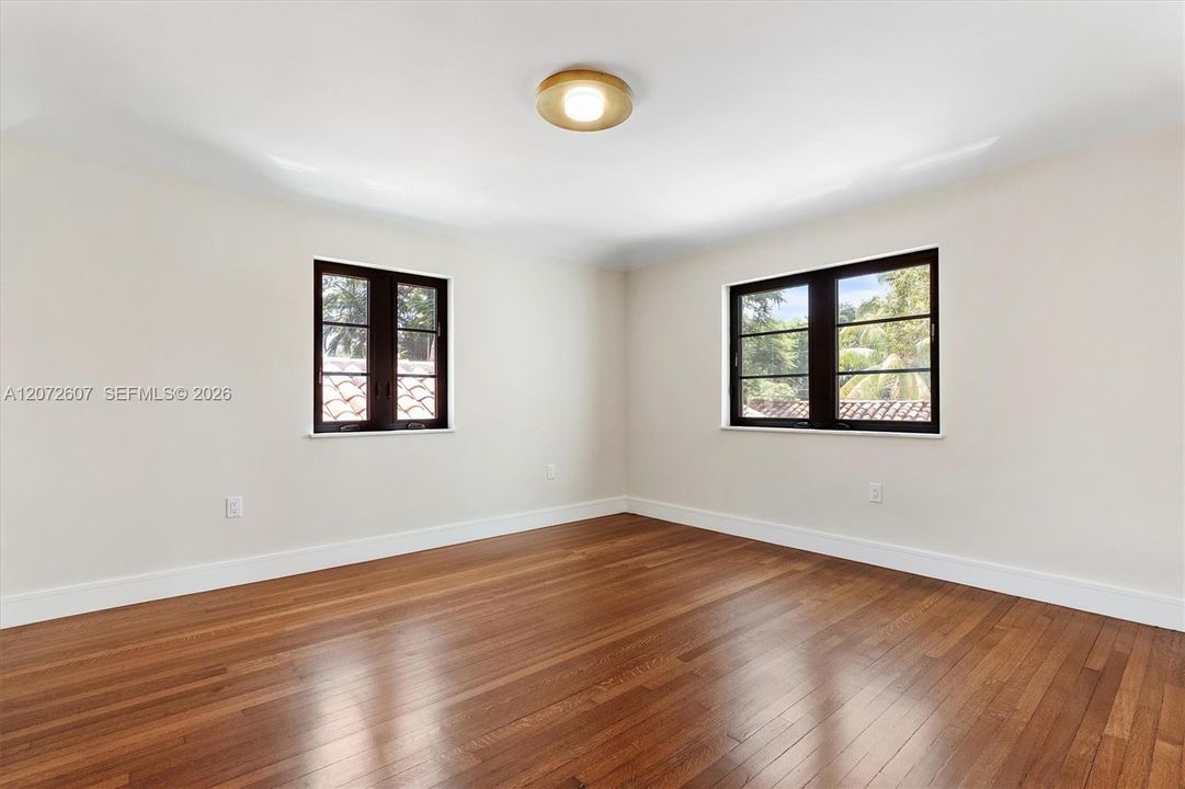For Sale: $3,999,000 (5 beds, 4 baths, 3284 Square Feet)
