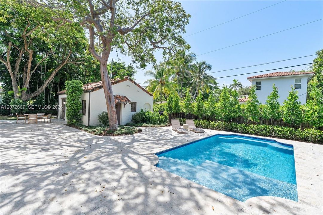 For Sale: $3,999,000 (5 beds, 4 baths, 3284 Square Feet)