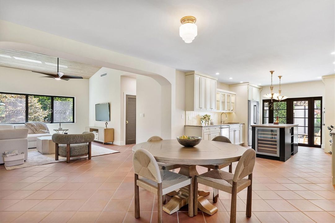 For Sale: $3,999,000 (5 beds, 4 baths, 3284 Square Feet)