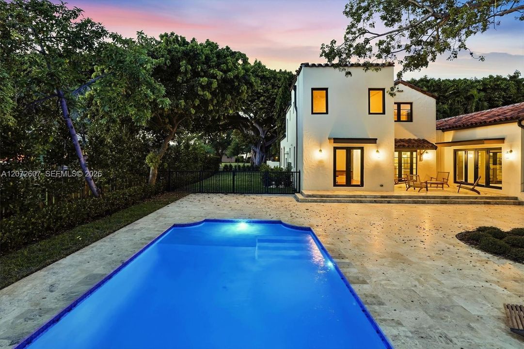 For Sale: $3,999,000 (5 beds, 4 baths, 3284 Square Feet)