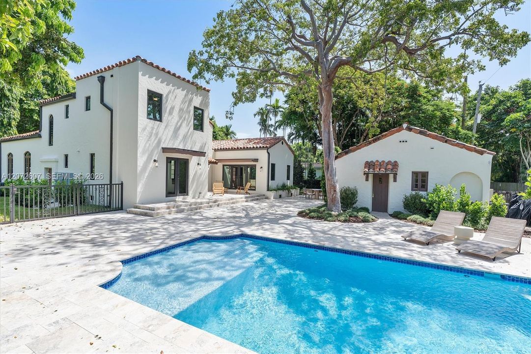 For Sale: $3,999,000 (5 beds, 4 baths, 3284 Square Feet)