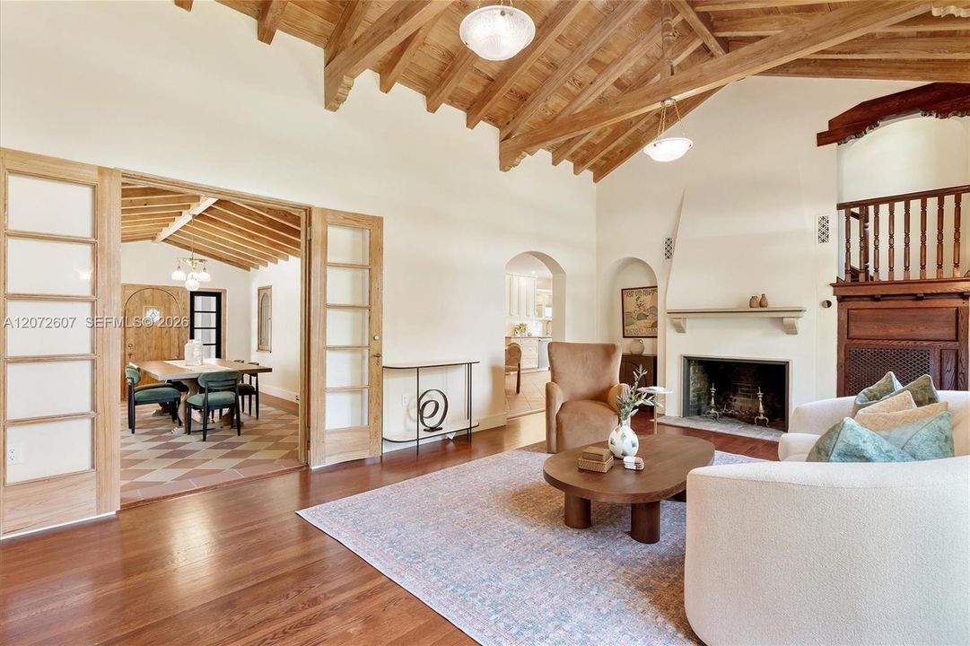 For Sale: $3,999,000 (5 beds, 4 baths, 3284 Square Feet)