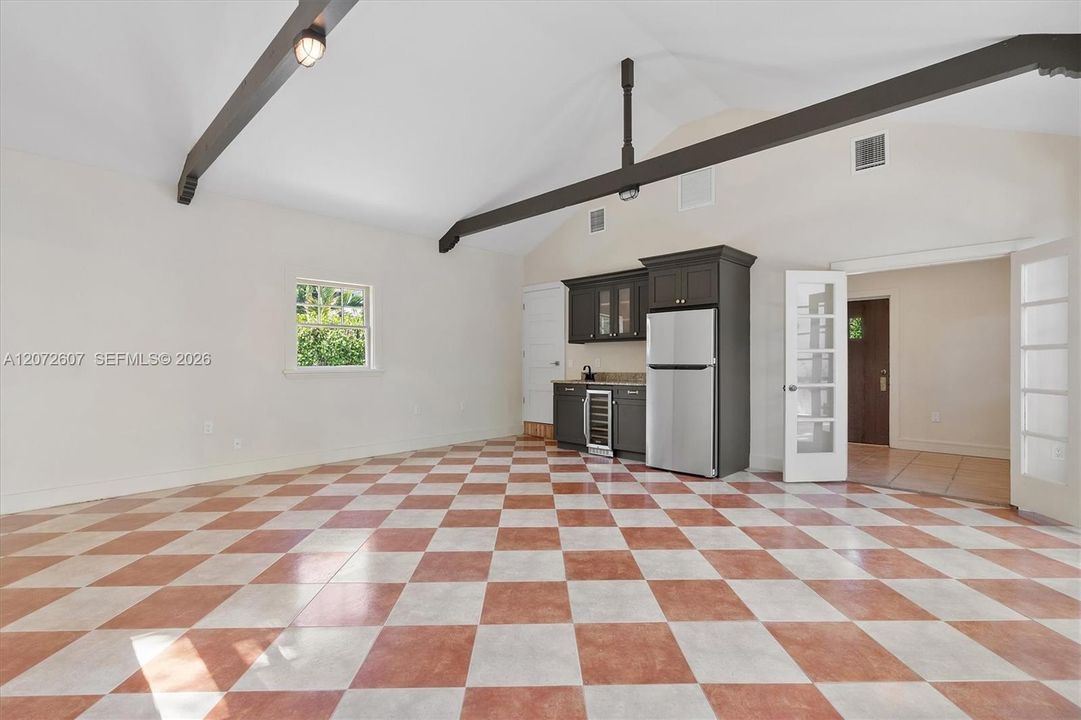 For Sale: $3,999,000 (5 beds, 4 baths, 3284 Square Feet)