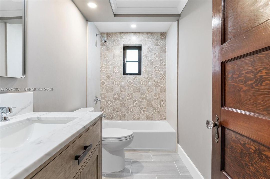 For Sale: $3,999,000 (5 beds, 4 baths, 3284 Square Feet)