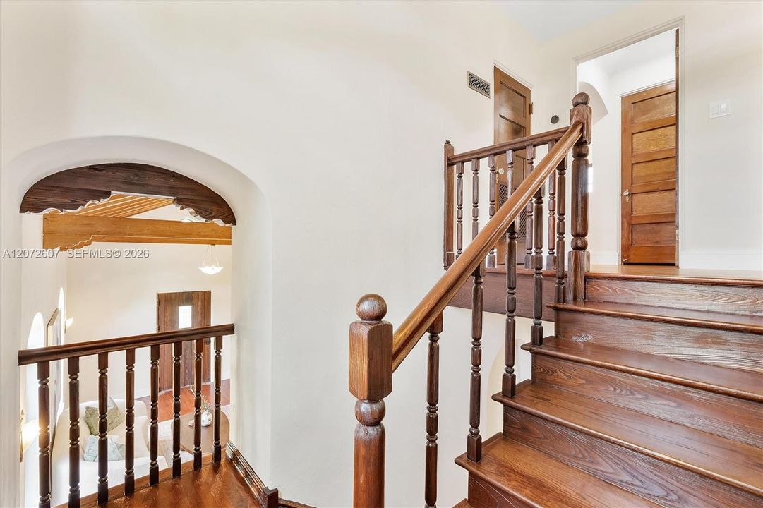 For Sale: $3,999,000 (5 beds, 4 baths, 3284 Square Feet)