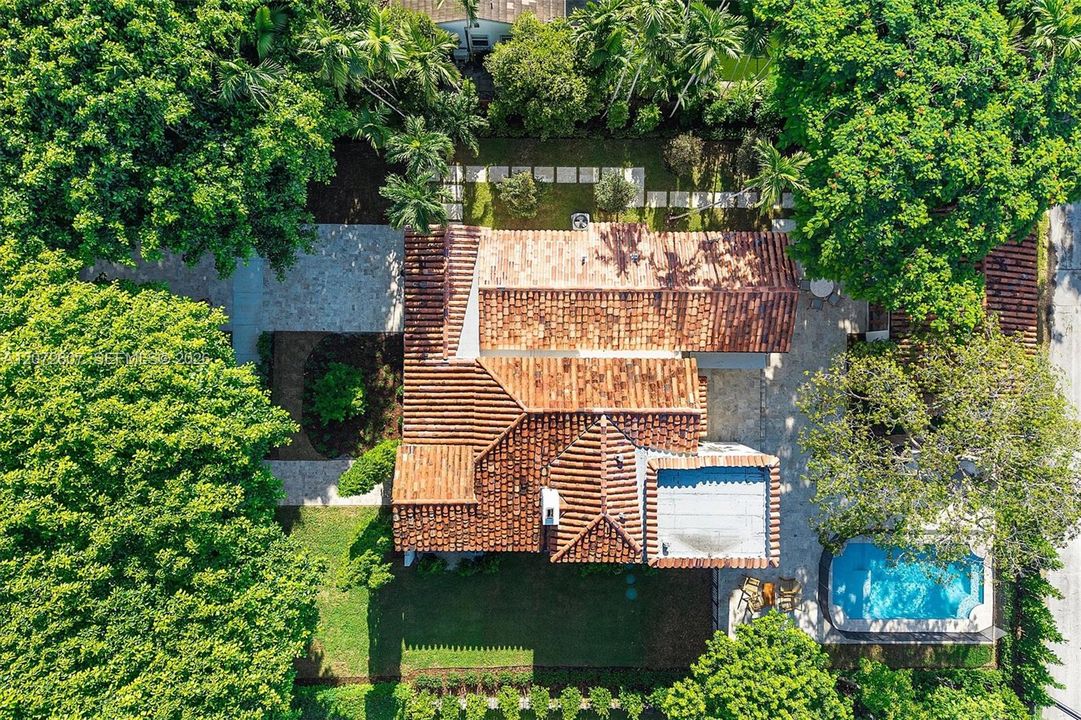 For Sale: $3,999,000 (5 beds, 4 baths, 3284 Square Feet)