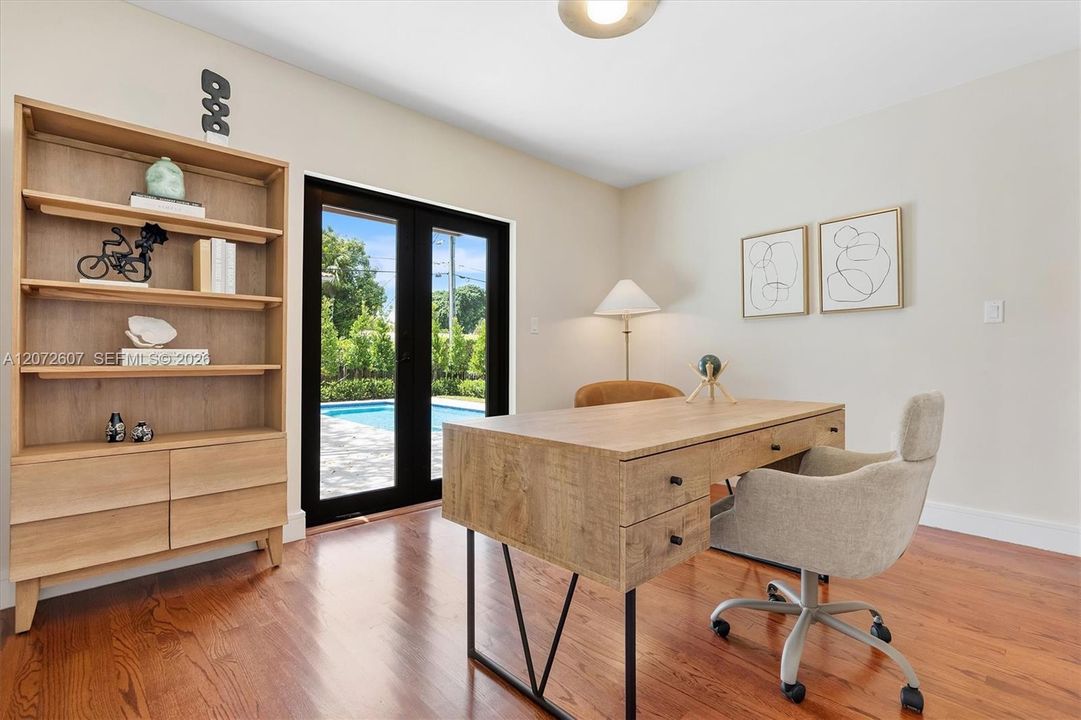 For Sale: $3,999,000 (5 beds, 4 baths, 3284 Square Feet)
