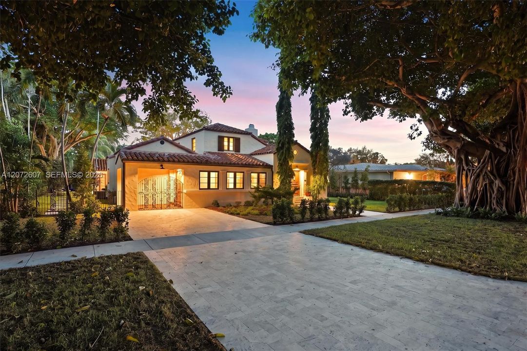 For Sale: $3,999,000 (5 beds, 4 baths, 3284 Square Feet)