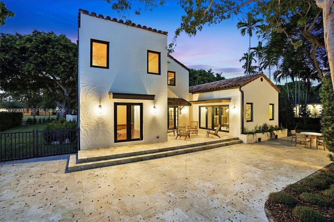 For Sale: $3,999,000 (5 beds, 4 baths, 3284 Square Feet)