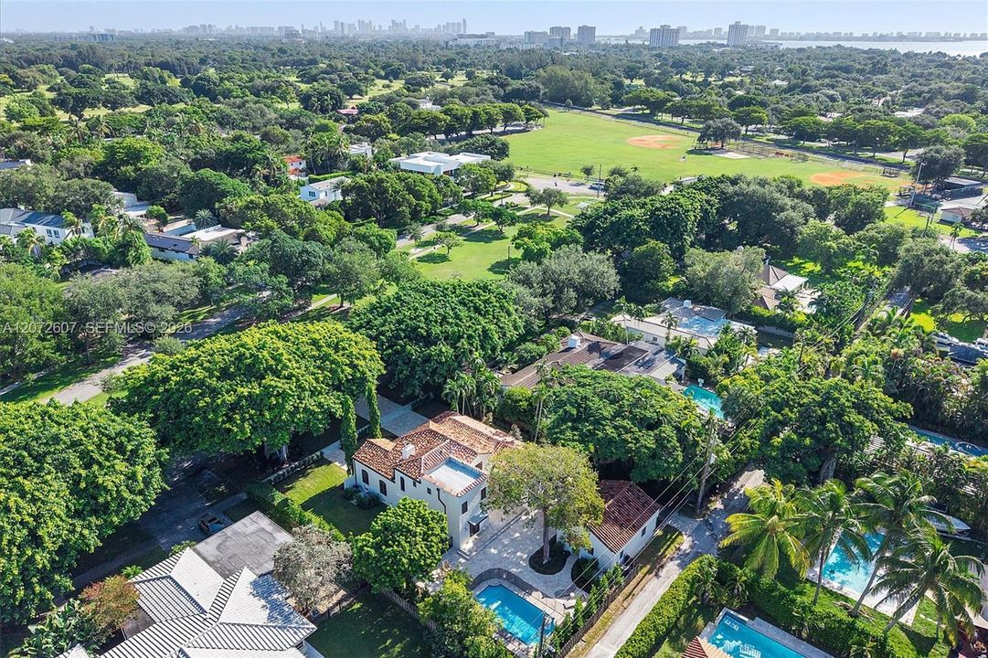 For Sale: $3,999,000 (5 beds, 4 baths, 3284 Square Feet)