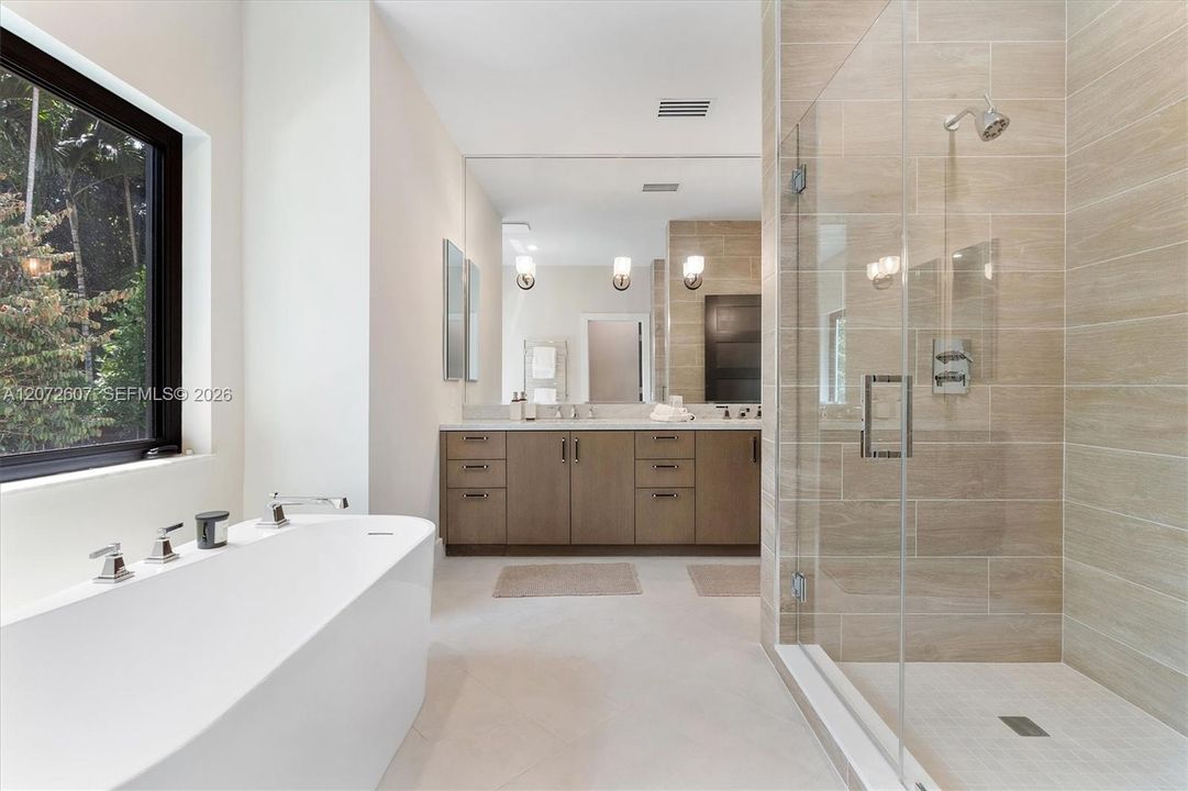 For Sale: $3,999,000 (5 beds, 4 baths, 3284 Square Feet)