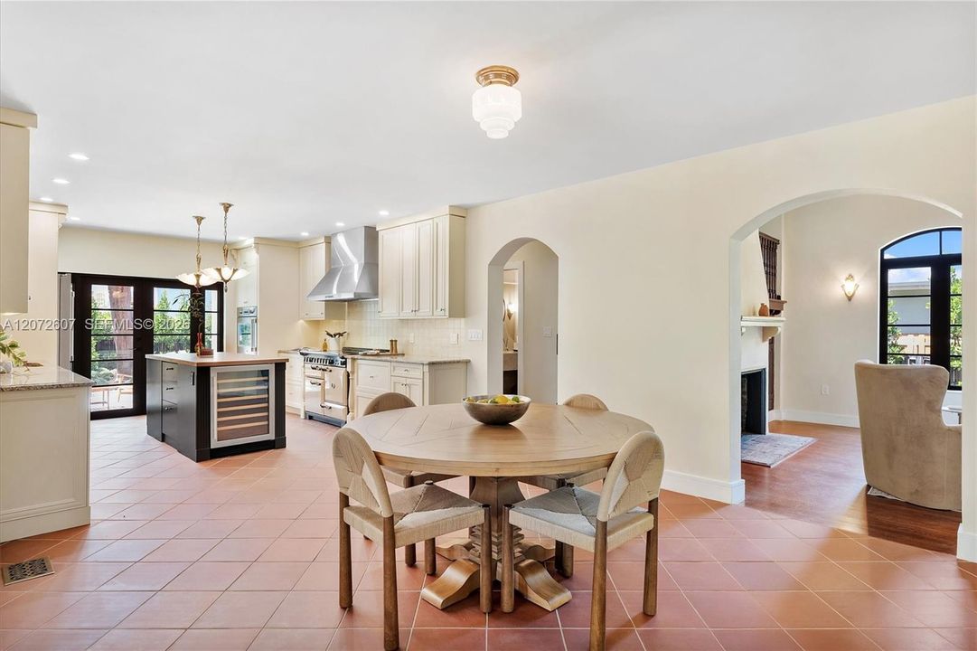 For Sale: $3,999,000 (5 beds, 4 baths, 3284 Square Feet)