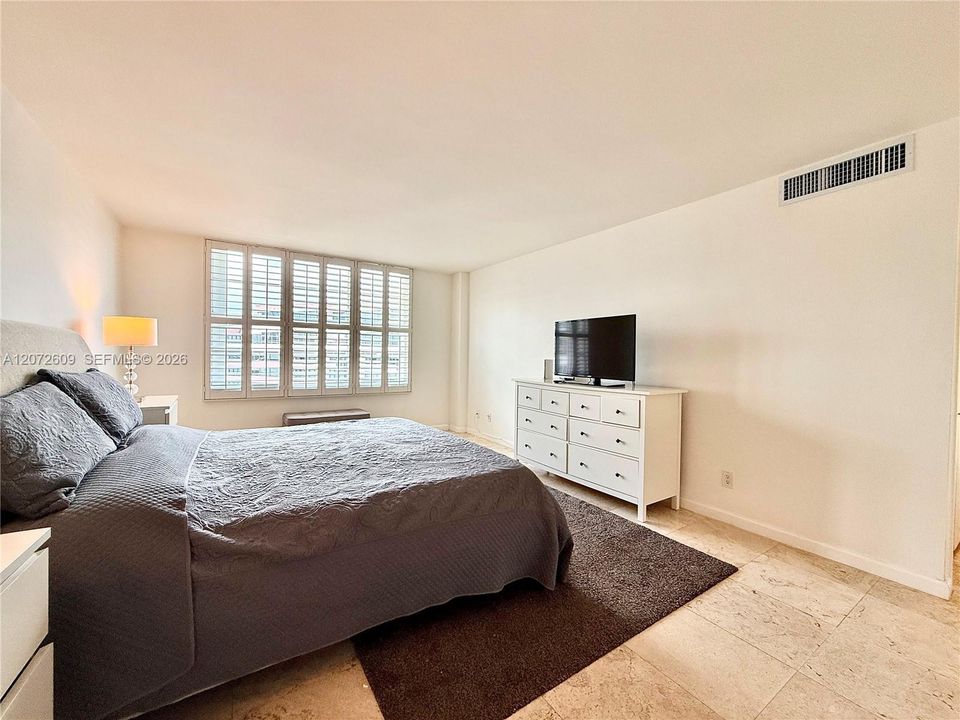 For Rent: $3,800 (2 beds, 2 baths, 1360 Square Feet)