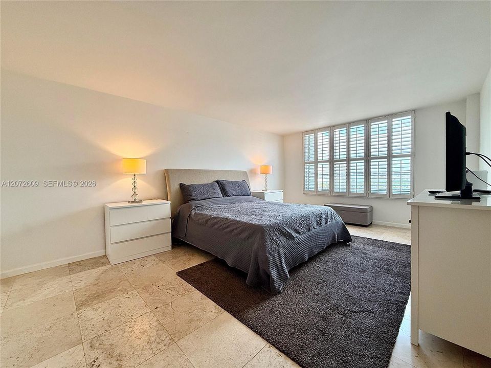 For Rent: $3,800 (2 beds, 2 baths, 1360 Square Feet)