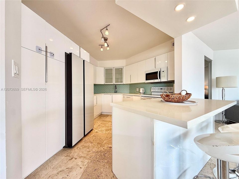 For Rent: $3,800 (2 beds, 2 baths, 1360 Square Feet)