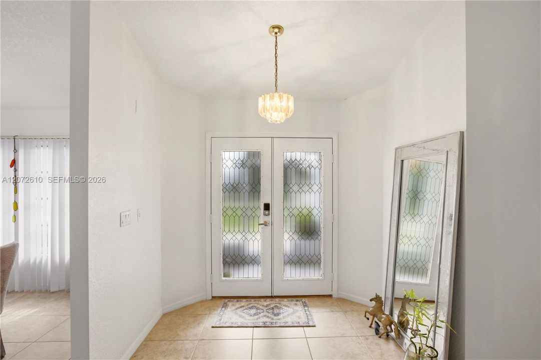For Rent: $2,440 (3 beds, 2 baths, 2122 Square Feet)