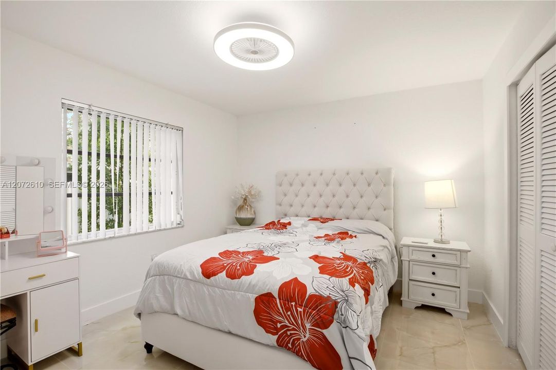 For Rent: $2,440 (3 beds, 2 baths, 2122 Square Feet)