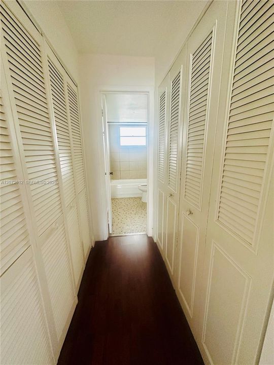 For Rent: $1,690 (0 beds, 1 baths, 370 Square Feet)