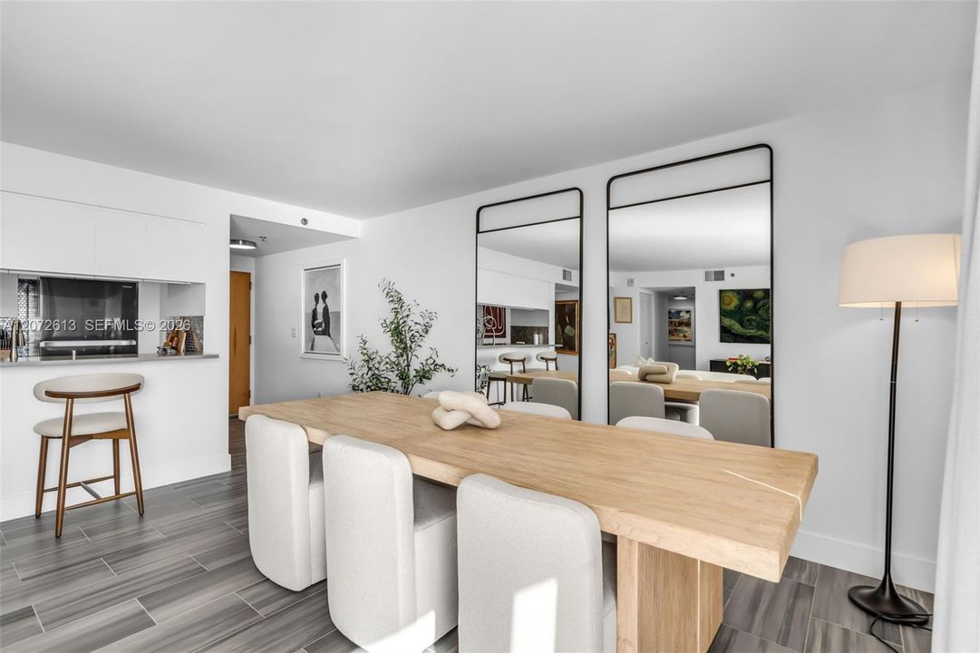 На продажу: $795,000 (2 спален, 2 ванн, 1105 Квадратных фут)