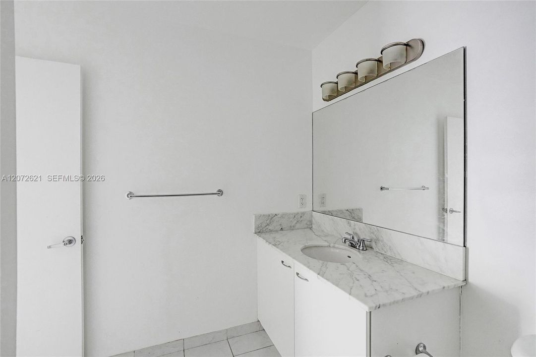 На продажу: $499,000 (2 спален, 2 ванн, 1041 Квадратных фут)