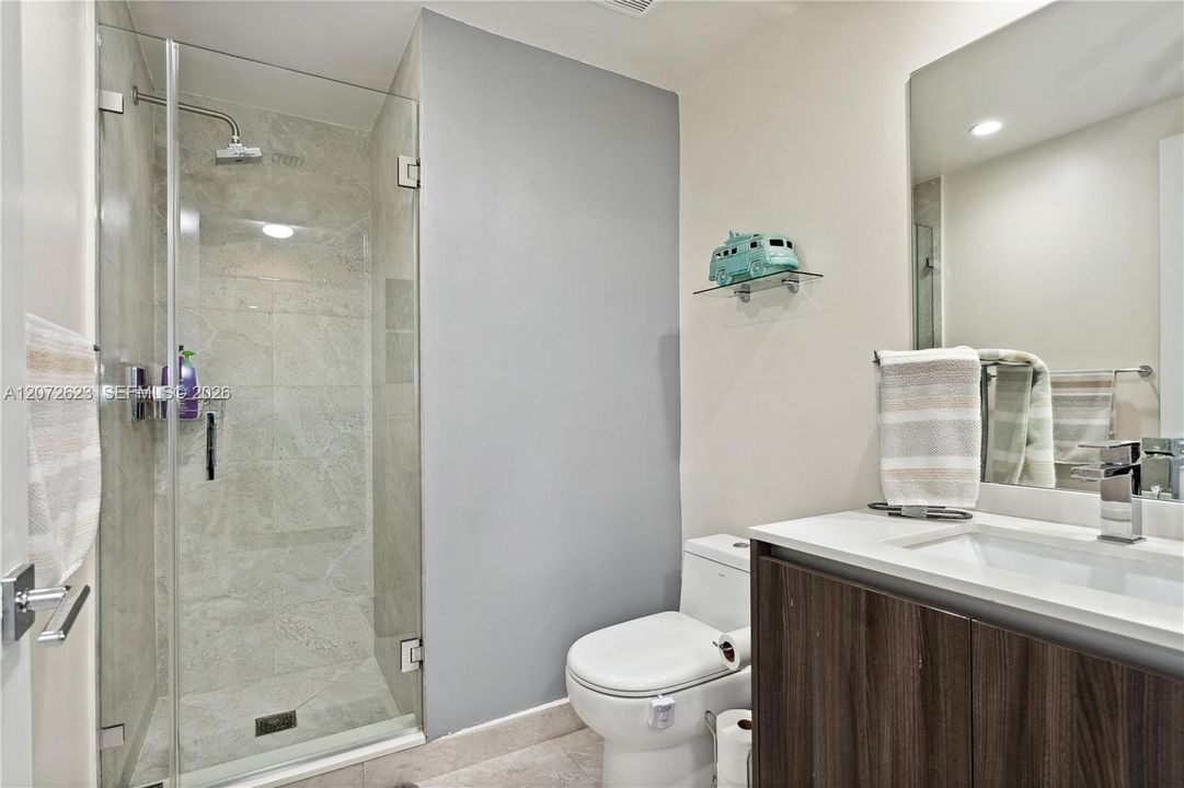 В аренду: $4,900 (1 спален, 2 ванн, 979 Квадратных фут)